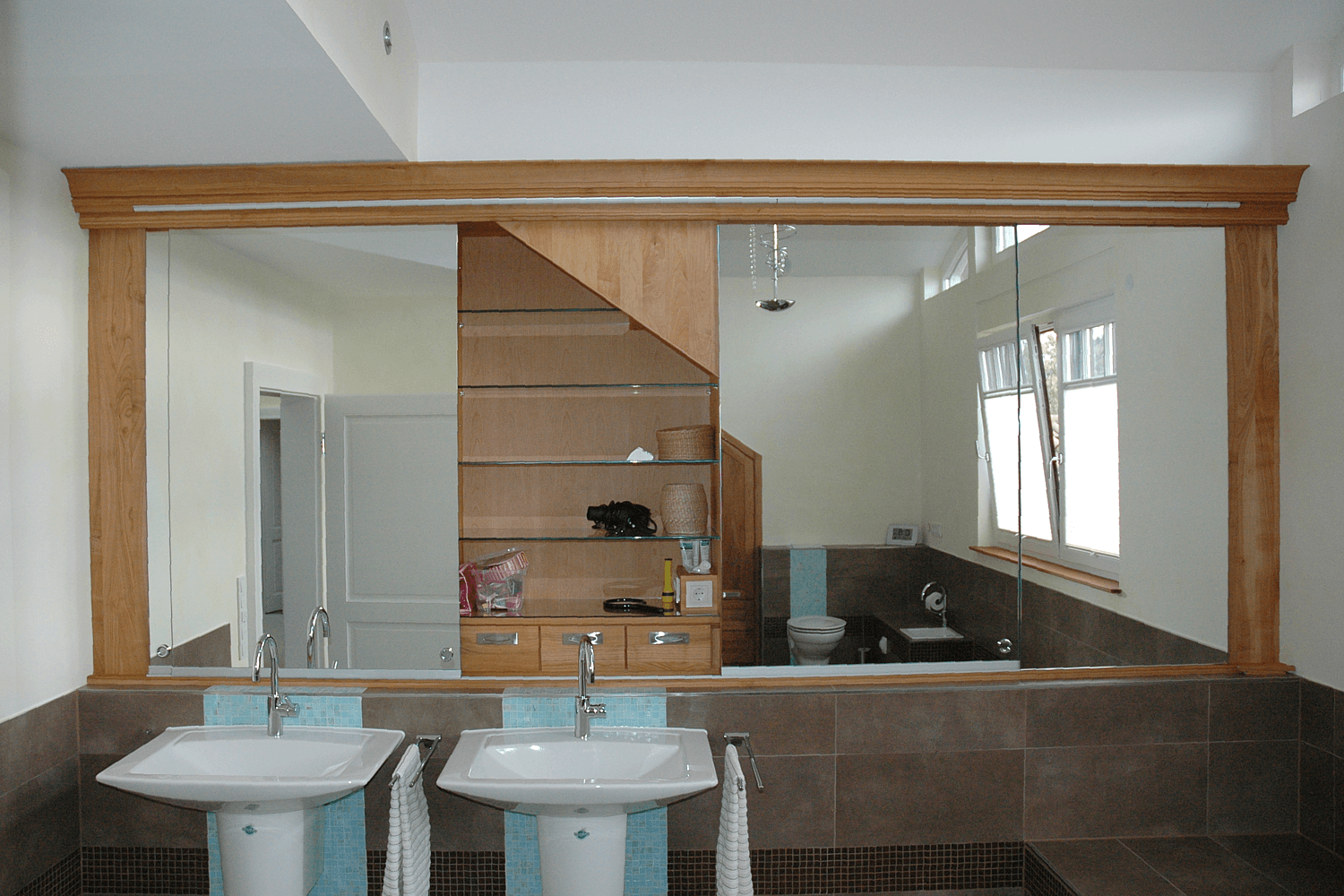 spiegelschrank in dachschräge – pfister möbelwerkstatt