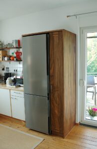 Kühlschrank verkleiden mit holz wenn der freistehende Kühlschrank stört