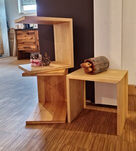 der Ulmer Hocker variabel einsetztbar und stapelbar